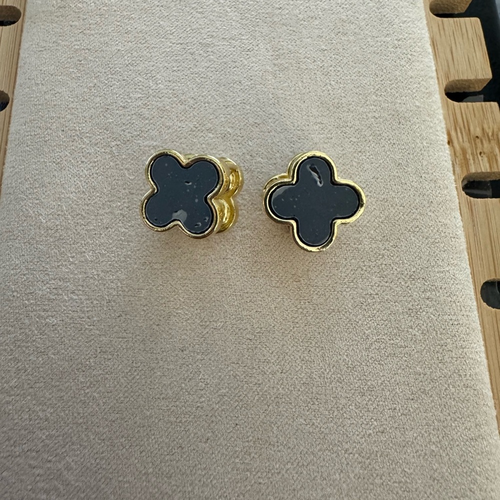 Chic Gold and Black Clover Earrings - Picture 5 of 5